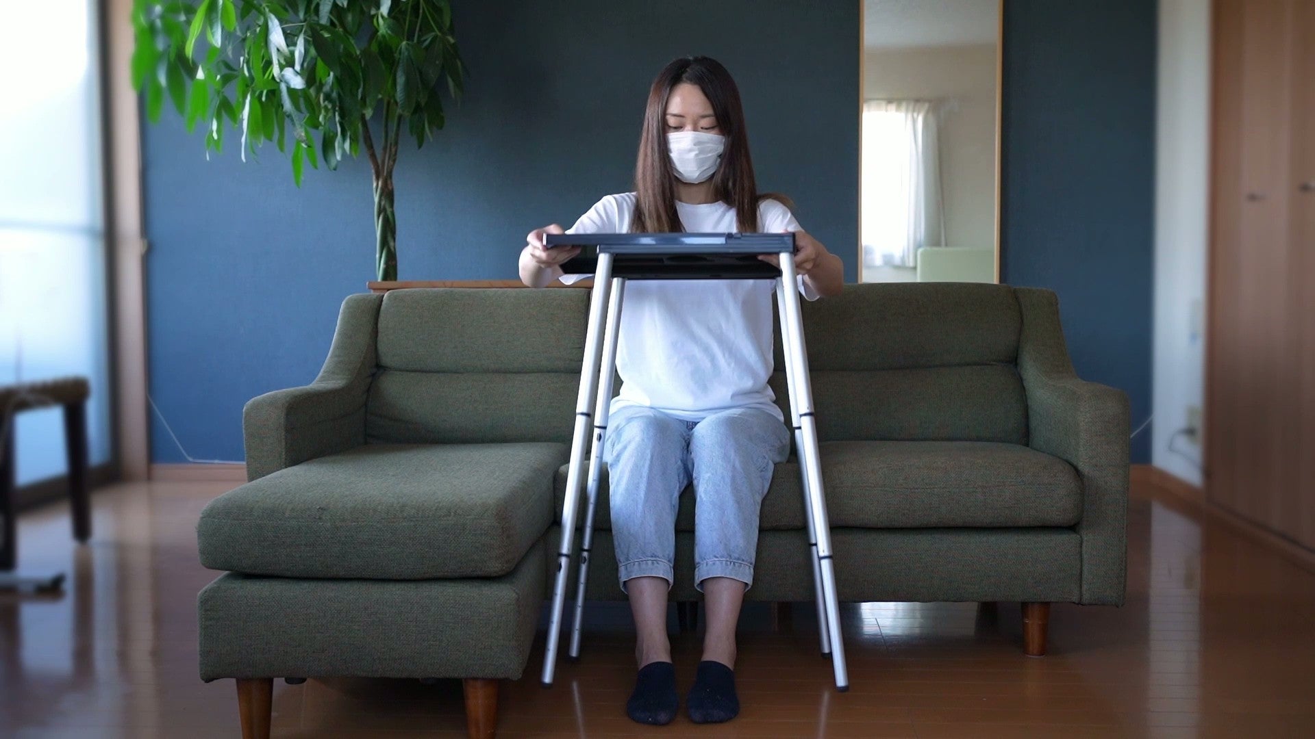 動画を読み込む: Tabletoteを組み立てている動画